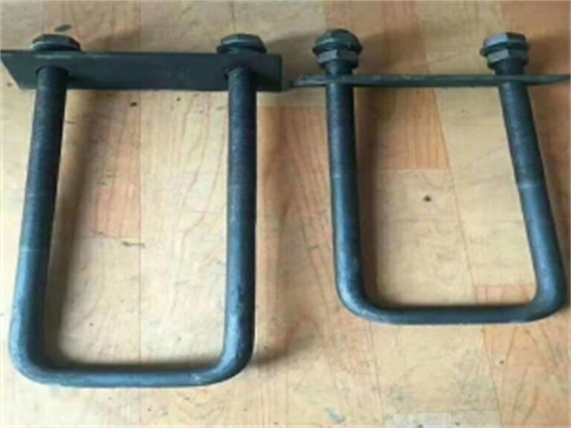 U型螺栓
